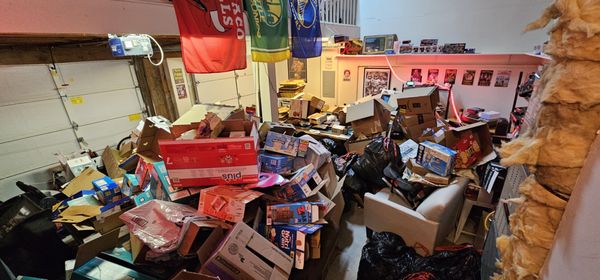 Garage Clearout - We helped this customer clear our their garage so it could be the lounge space it used to be! Garage Clearout - We helped this customer clear our their garage so it could be the lounge space it used to be!