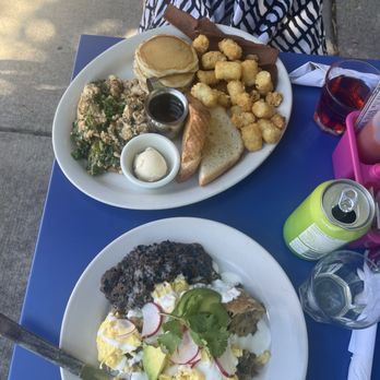 Flying Saucer - Chilaquiles Breakfast sampler - Breakfast & Brunch Near Me - Chicago, Illinois Flying Saucer - Chilaquiles Breakfast sampler - Breakfast & Brunch Near Me - Chicago, Illinois
