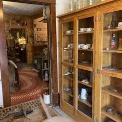 1800's Antiques & Art