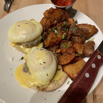Benedict's - Steak eggs Benedict - Breakfast & Brunch Near Me - Rochester, Minnesota