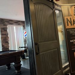 Fuzzy Nates Barber Shop - Pool table
