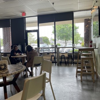 Persnickety Crane Cafe - Dining area - Desserts Near Me - Yorktown, Virginia Persnickety Crane Cafe - Dining area - Desserts Near Me - Yorktown, Virginia