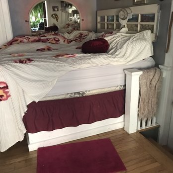 The Surgeon's House - Maids Suite Back- comfortable California king Bed! - Bed & Breakfast Near Me - Jerome, Arizona The Surgeon's House - Maids Suite Back- comfortable California king Bed! - Bed & Breakfast Near Me - Jerome, Arizona