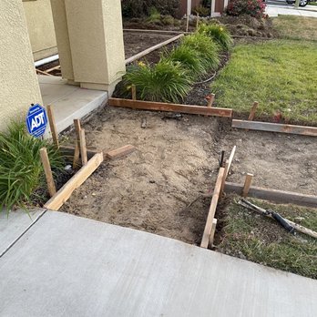 E Garcia Concrete Construction - Flush entry side walkway with top step to front door, from driveway. - Masonry/Concrete Near Me - Tracy, California E Garcia Concrete Construction - Flush entry side walkway with top step to front door, from driveway. - Masonry/Concrete Near Me - Tracy, California