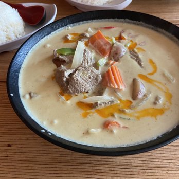 Zoo Thai - Yellow Curry (Gang Karee) with Beef, spice level 2 - Thai Near Me - Missoula, Montana Zoo Thai - Yellow Curry (Gang Karee) with Beef, spice level 2 - Thai Near Me - Missoula, Montana