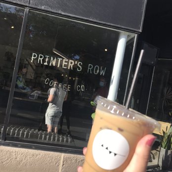 Printer's Row Coffee - Oat Milk Vanilla Latte - Coffee Roasteries Near Me - Chicago, Illinois Printer's Row Coffee - Oat Milk Vanilla Latte - Coffee Roasteries Near Me - Chicago, Illinois