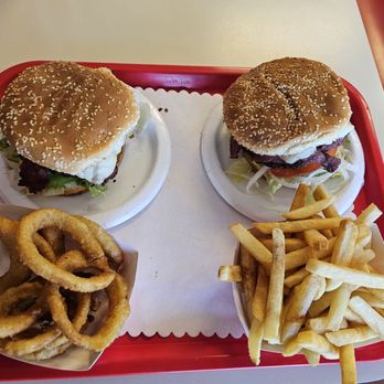 Classic Burger - Classic burger and pastrami with onion rings Classic burger and fries - Burgers Near Me - San Lorenzo, California