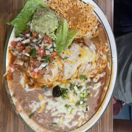 a plate of mexican food a plate of mexican food