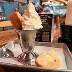Elliott's - Pound cake and vanilla soft serve ice cream