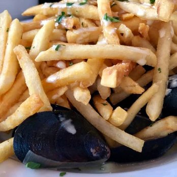 Forge Pizza - Mussel and Fries - Pizza Near Me - Oakland, California