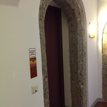 Hotel Wolf - Cool elevator cut into stone - Bed & Breakfast Near Me - Salzburg, 5