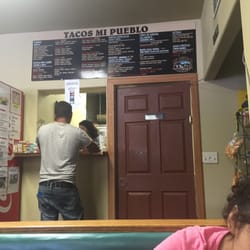 Tacos Mi Pueblo - Ordering window