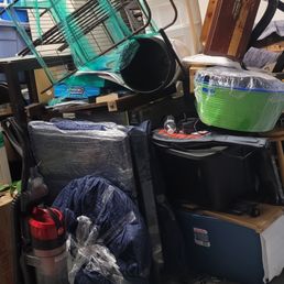This is how Ken packed my thjngs in my storage unit. This is how Ken packed my thjngs in my storage unit.