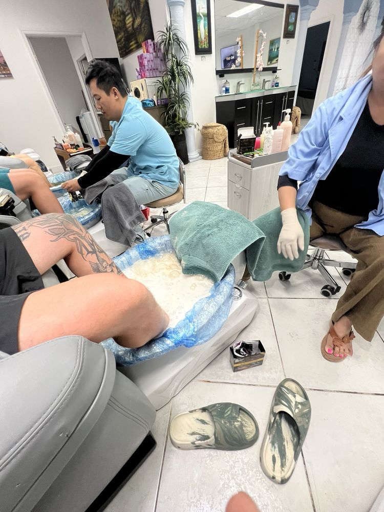 #1 New York Nails & Spa Image