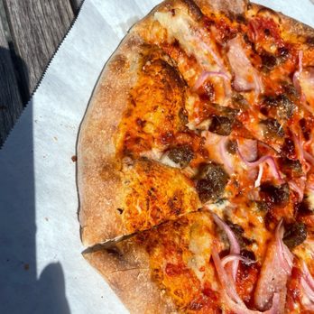 Ursa Minor Brewing - Nomad Pizza - Brewpubs Near Me - Duluth, Minnesota