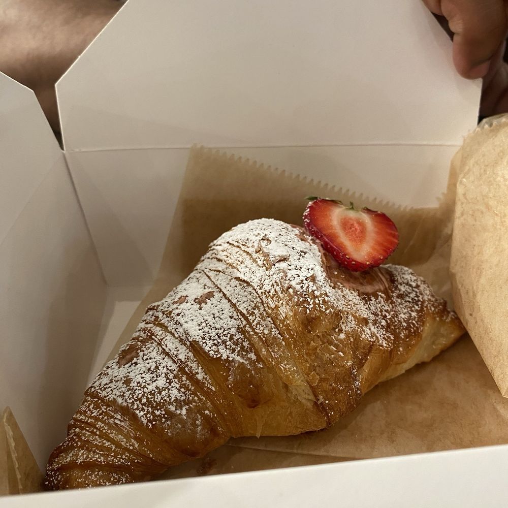 illy Caffé - Strawberry Cream Croissant - Cafes Near Me - Atlanta, Georgia