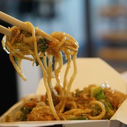 Inchin's Bamboo Garden - Lo Mein
