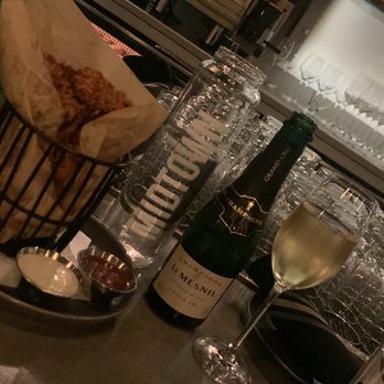 1618 Midtown - Fried chicken and bubbles - Wine Bars Near Me - Greensboro, North Carolina