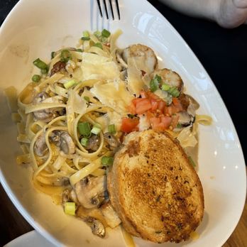 13 Coins Vancouver - Diners Near Me - Vancouver, Washington