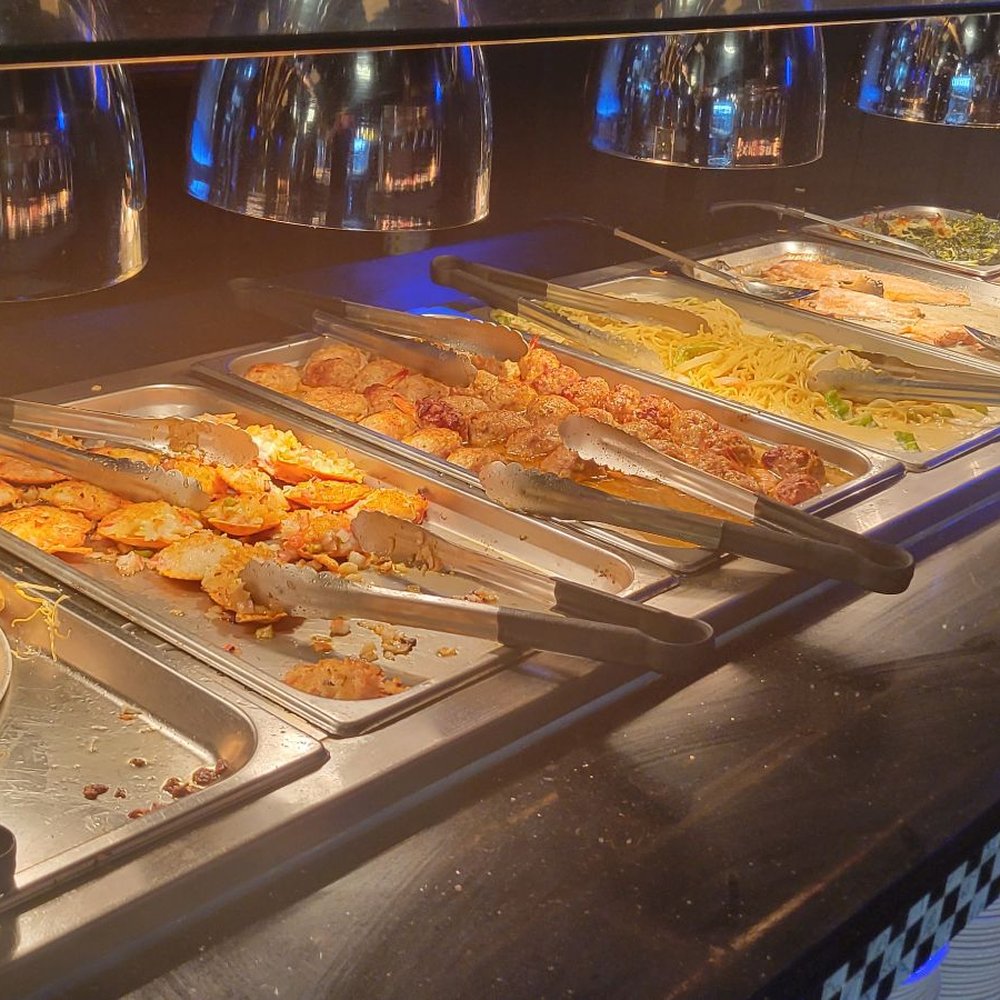 Flaming Grill & Buffet - This area had pizza, stuffed scallops, mystery shrimp, salmon (salmon was the worse I've ever had) and other foods. - Buffets Near Me - Brooklyn, New York
