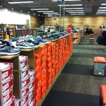 DSW Designer Shoe Warehouse - Shoe Stores Near Me - Olympia, Washington