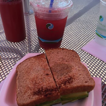 Katchkie Truck - Vegetable sandwich and blackberry lemonade - Food Trucks Near Me Katchkie Truck - Vegetable sandwich and blackberry lemonade - Food Trucks Near Me