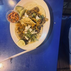 La Cocina Mexican Restaurant - I got simple Tacos de Carne Asada