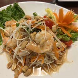 Thai Noodle Town - Papaya salad with shrimp