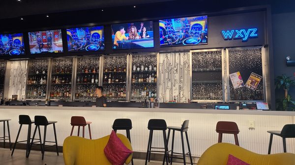 W XYZ Bar by null