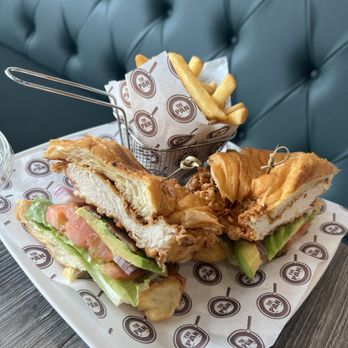 The Pan - Crispy chicken sandwich - Breakfast & Brunch Near Me - Santa Ana, California The Pan - Crispy chicken sandwich - Breakfast & Brunch Near Me - Santa Ana, California