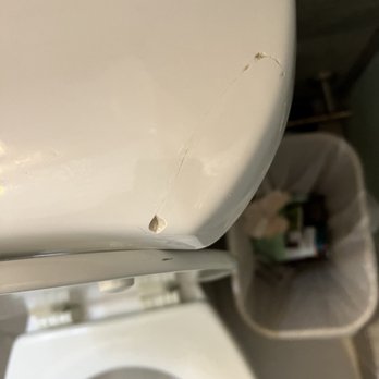 Hotel Vista Azul - Toilet tank lid that didn't fit - Hotels Near Me - Aguadilla, Puerto Rico
