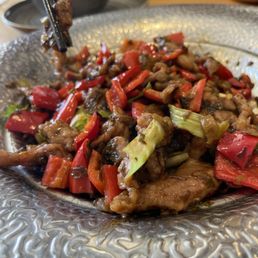 腌酸菜炒黄牛肉Sauteed Beef with Pickled Mustard 腌酸菜炒黄牛肉Sauteed Beef with Pickled Mustard