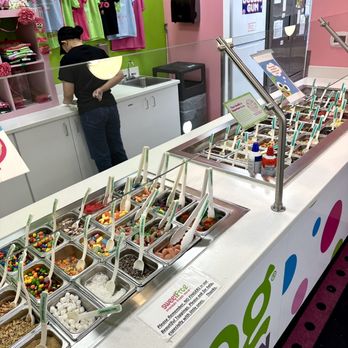 sweetFrog Premium Frozen Yogurt - Ice Cream & Frozen Yogurt Near Me - Hampton, Virginia