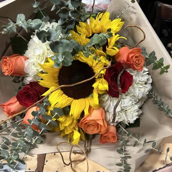 Pulido's Flowers & Gifts - Beautiful color and roses 10-14-23 - Florists Near Me - Arleta, California Pulido's Flowers & Gifts - Beautiful color and roses 10-14-23 - Florists Near Me - Arleta, California