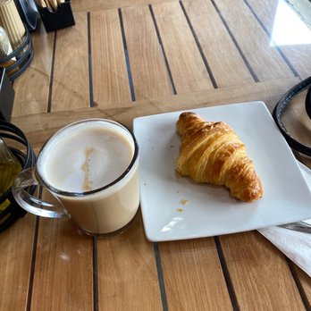 La Parisienne Bakery - Bakeries Near Me - North Miami Beach, Florida