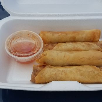 Papaya Tree - Order of Spring rolls, Yum. - Food Trucks Near Me - Anchorage, Alaska