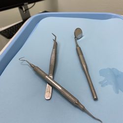 Kais Chebbi DDS - Clean tools that were not used during my teeth cleaning