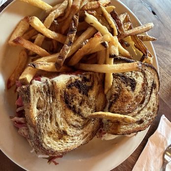 Trailhead Public House & Eatery - Reuben - Burgers Near Me - Moab, Utah