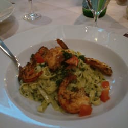Filippo's Restauranto - Tagliatelle mit Bärlauchpesto und Scampi