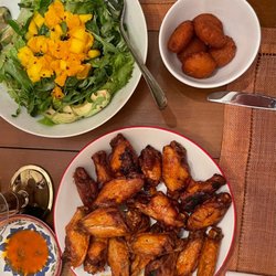 Brickhouse Tavern - Wings and Mac & Cheese Bites.