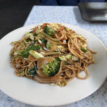 Dumpling Kitchen Noe Valley - C04. Chow Mein - Shanghainese Near Me - San Francisco, California