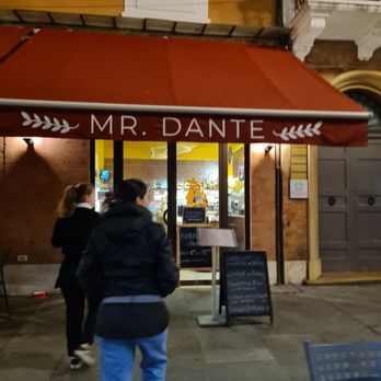 Mr. Dante - Entrance - Pizza Near Me - Ravenna, RA