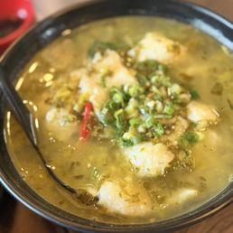 C7. Hot and Sour Fish Noodle