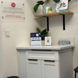 The Emergency Dentists - Dentist reception with waters and information