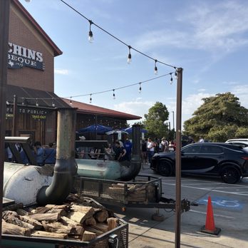 Hutchins BBQ - Pits, the line at 5:30 Saturday night. - Barbeque Near Me - Frisco, Texas Hutchins BBQ - Pits, the line at 5:30 Saturday night. - Barbeque Near Me - Frisco, Texas