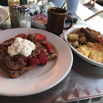 Cafe De Olla - American Near Me - Burbank, California