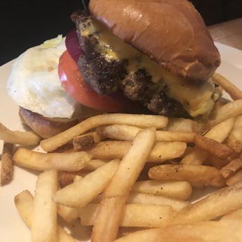 Applebee's Grill + Bar - Classic burger - American Near Me - Bohemia, New York