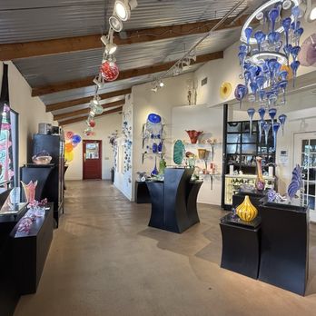 Vetro Glassblowing Studio - Art Galleries Near Me - Grapevine, Texas