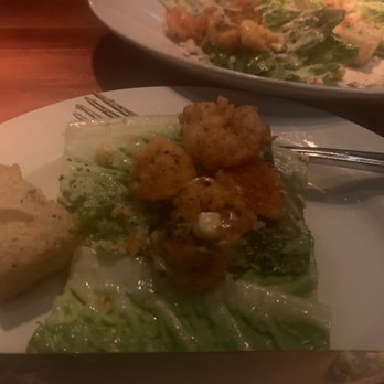 Rutherford Grill - Great croutons with Caesar salad and warm shrimps - American Near Me - Rutherford, California