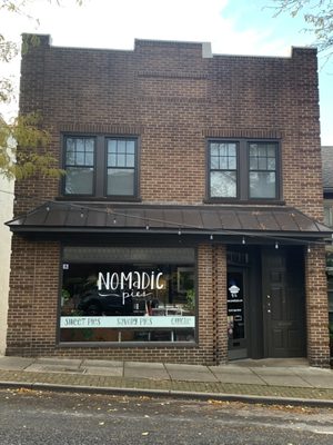 Nomadic Pies by null